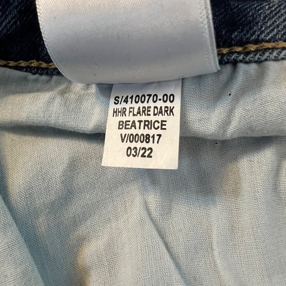 💙 EUC OLD NAVY Beatrice Dark Wash High-Rise Flare Jeans | Sz 12 - Picture 7 of 7